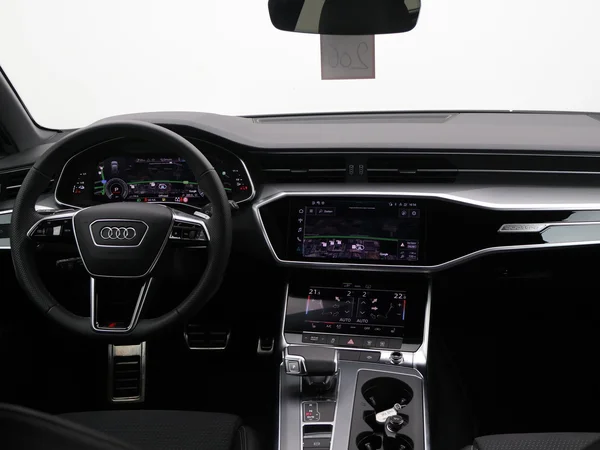 AUDI A6 Avant PHEV (2024) — foto 2 van 23