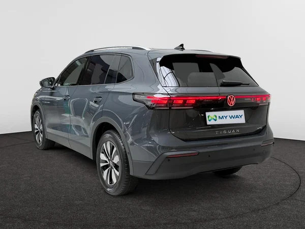 VOLKSWAGEN Tiguan (2026) — foto 12 van 19