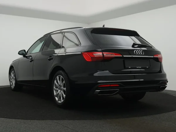 Audi A4 (2022) — foto 19 van 26