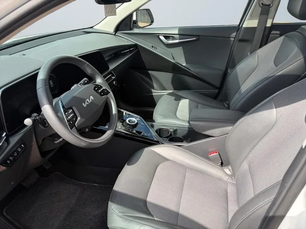 KIA Niro HEV (2022) — foto 5 van 23
