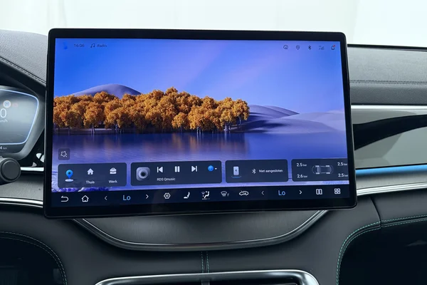 BYD Seal U PHEV (2025) — foto 3 van 12