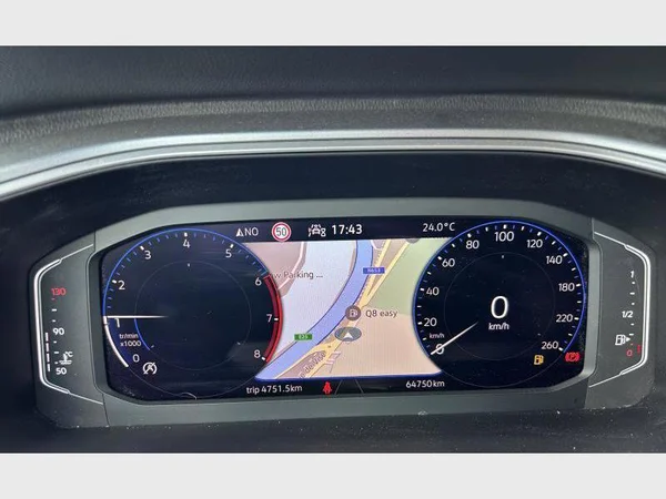 Volkswagen T-Roc Cabriolet (2023) — foto 11 van 36