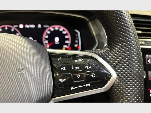 Volkswagen Tiguan Allspace (2022) — foto 16 van 32