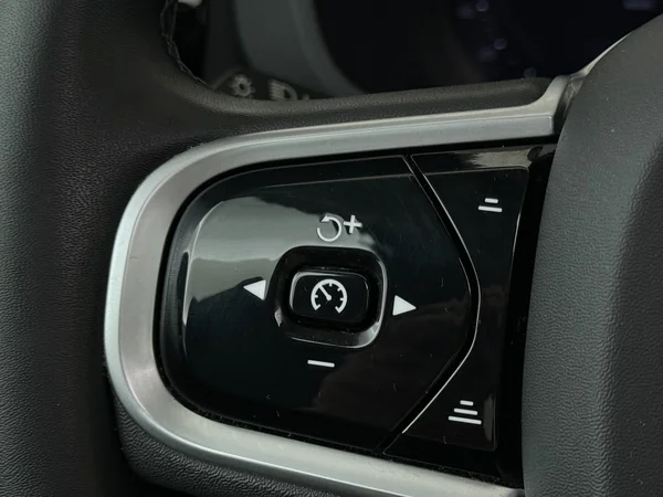 VOLVO XC60 (2022) — foto 9 van 32
