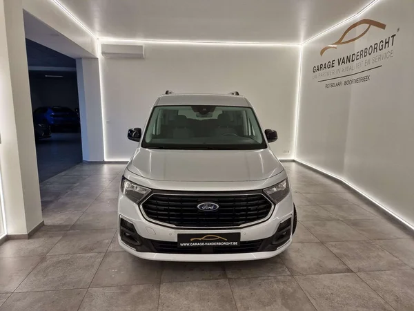 Ford Tourneo Connect (2025) — foto 7 van 14