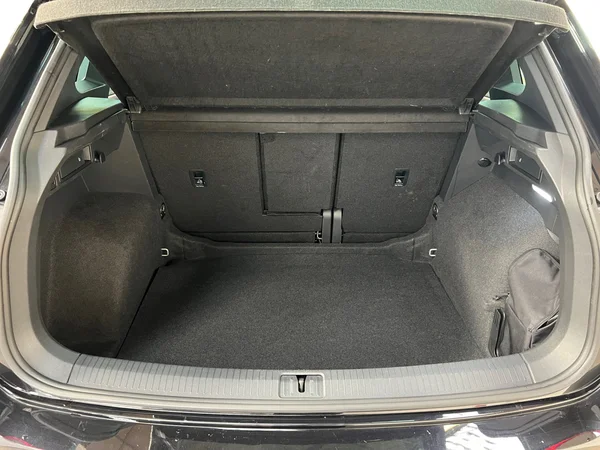 VOLKSWAGEN Tiguan (2023) — foto 8 van 20