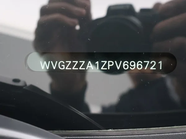 Volkswagen T-Roc (2023) — foto 3 van 23