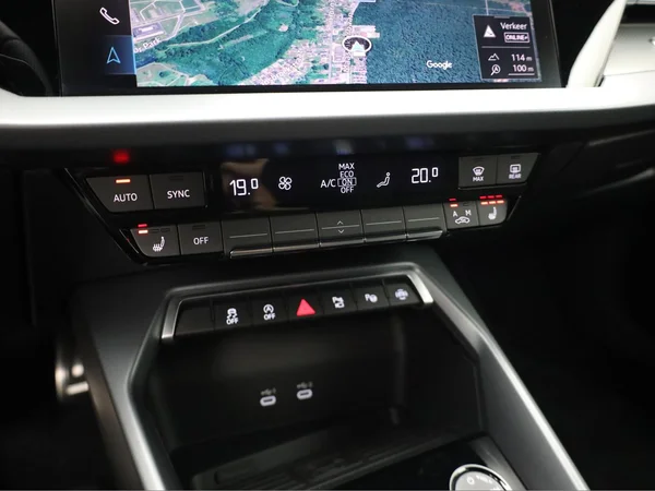 AUDI A3 Sportback (2025) — foto 10 van 21