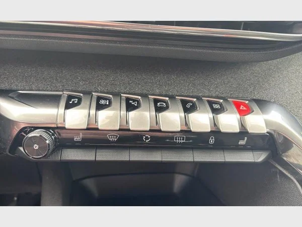 Peugeot 3008 (2022) — foto 14 van 25