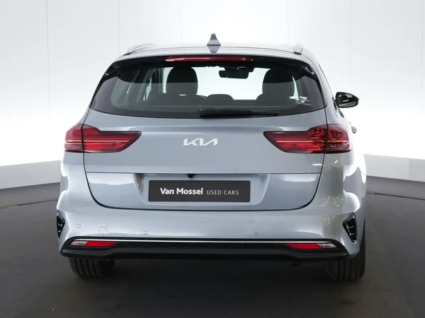 Kia cee'd (2024) — foto 18 van 23