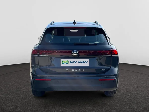 VOLKSWAGEN Tiguan (2025) — foto 9 van 21