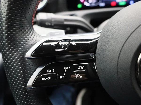 Mercedes-Benz CLA (2024) — foto 9 van 57