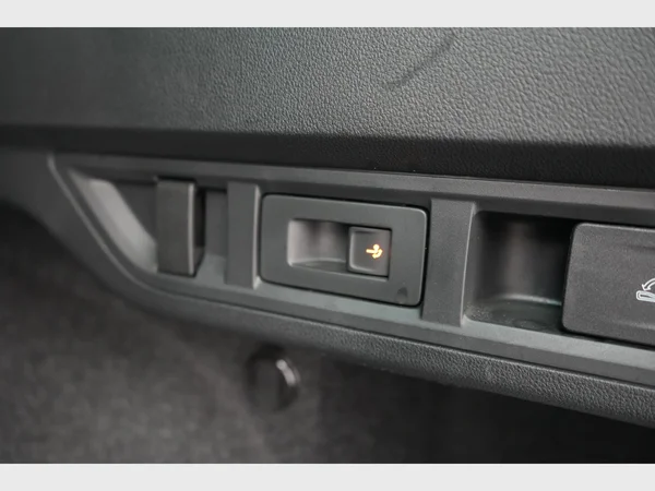SKODA Octavia Combi (2024) — foto 14 van 29