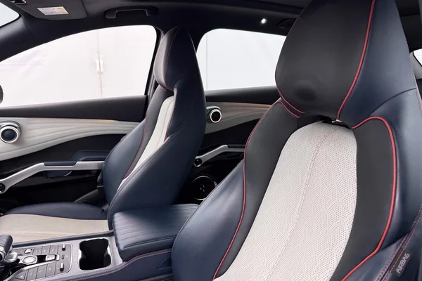 BYD Atto 3 (2023) — foto 13 van 45