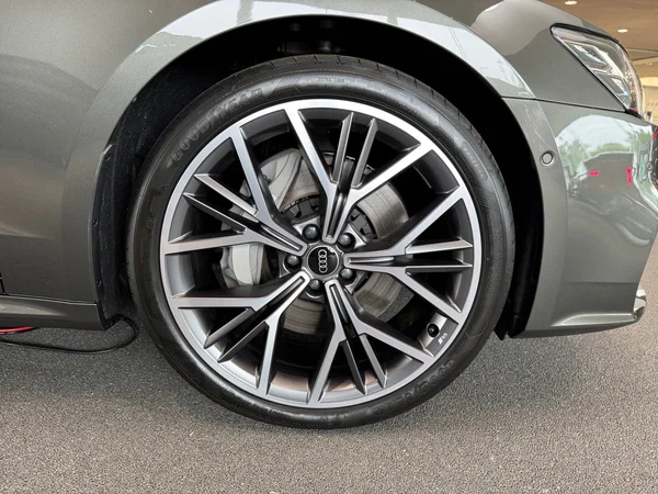 AUDI A7 Spotback PHEV (2025) — foto 4 van 20