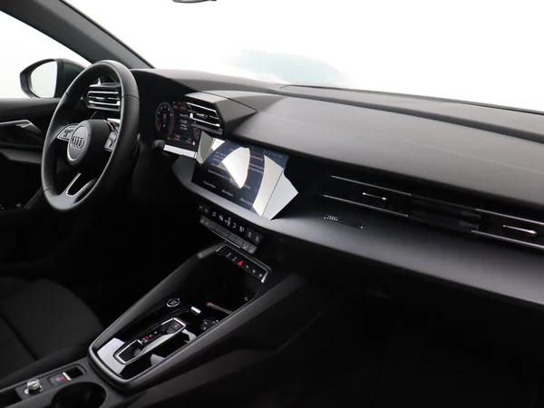 AUDI A3 Sportback (2025) — foto 12 van 18