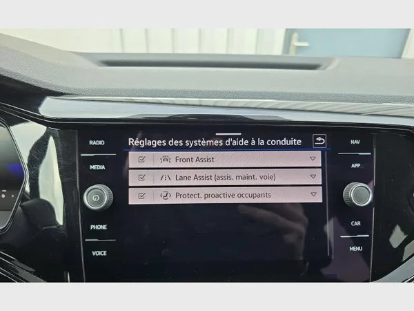 Volkswagen T-Cross (2023) — foto 14 van 28