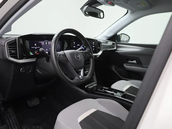 Opel Mokka-e (2023) — foto 24 van 39