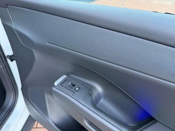 VOLKSWAGEN T-Roc (2026) — foto 9 van 21