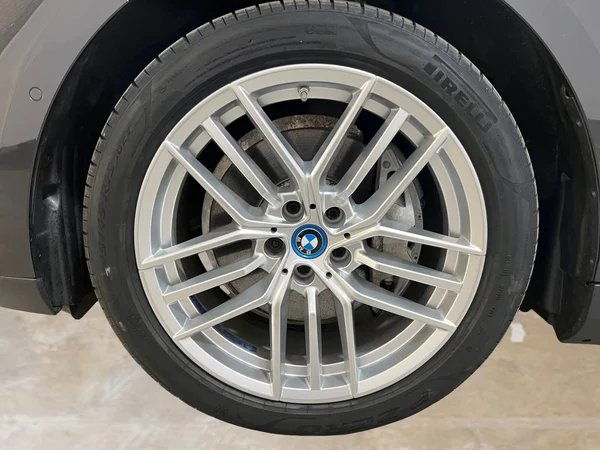 BMW i5 (2024) — foto 3 van 29
