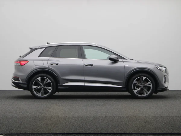AUDI Q4 e-tron (2025) — foto 14 van 25