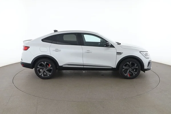Renault Arkana (2023) — foto 13 van 16