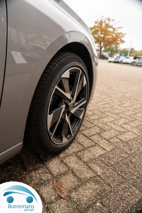 Peugeot 308 (2023) — foto 39 van 60
