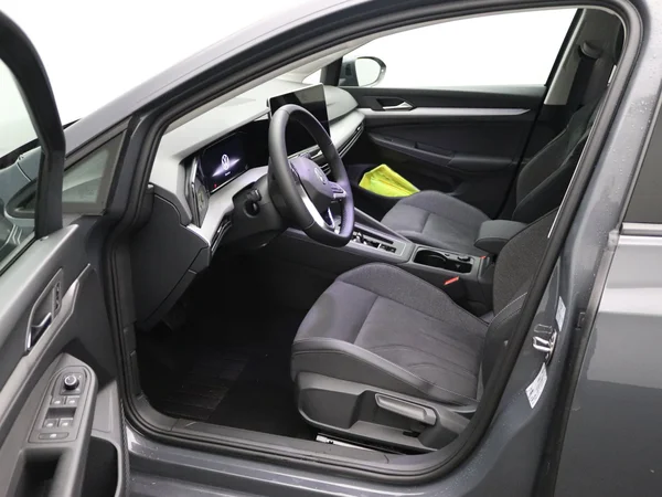 VOLKSWAGEN Golf VIII (2026) — foto 15 van 22