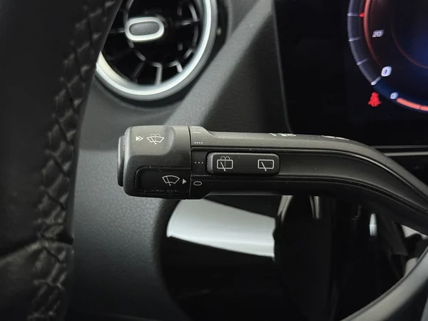 MERCEDES GLA 250 (2022) — foto 16 van 32