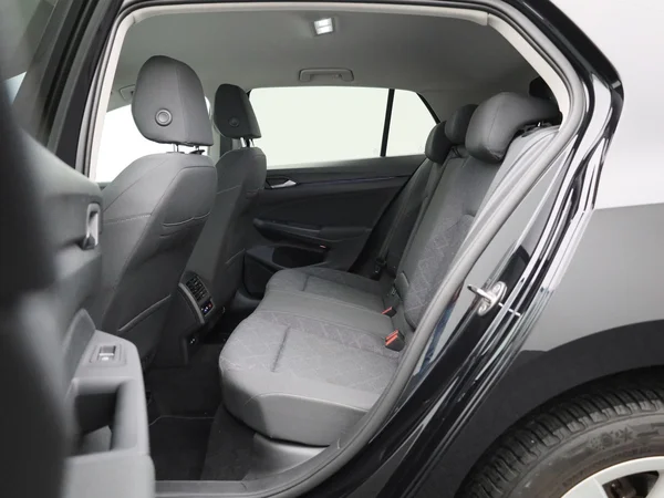 Volkswagen Golf (2021) — foto 4 van 40