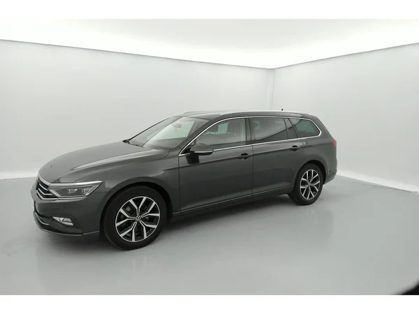 VOLKSWAGEN Passat Variant (2024) — foto 33 van 36