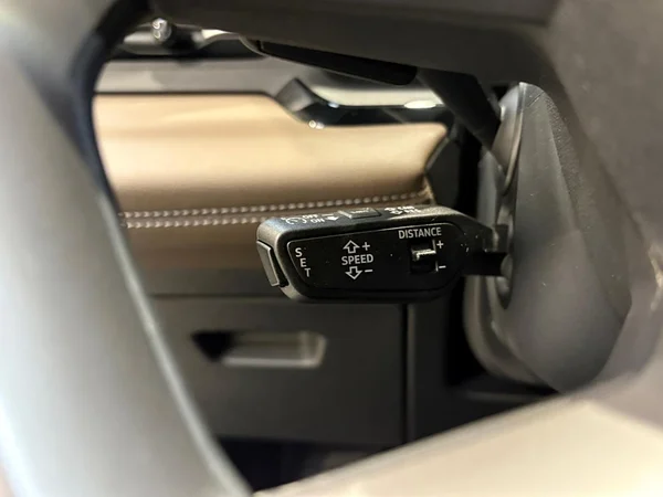 AUDI Q6 e-tron (2025) — foto 3 van 17