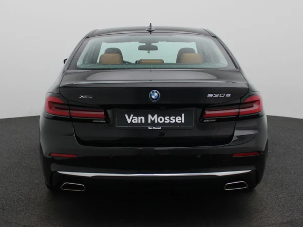 BMW 5 Reeks (2022) — foto 39 van 43