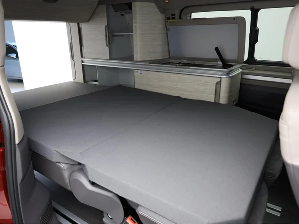 VOLKSWAGEN T7 California (2025) — foto 15 van 23