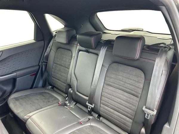 FORD Kuga (2021) — foto 4 van 31