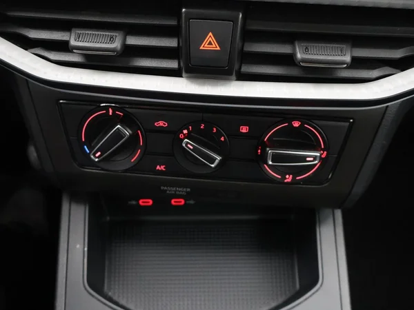 SEAT Ibiza 5P/D (2022) — foto 7 van 29