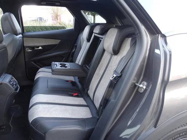 Peugeot 3008 (2021) — foto 8 van 30