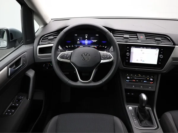 VOLKSWAGEN Touran (2026) — foto 15 van 23