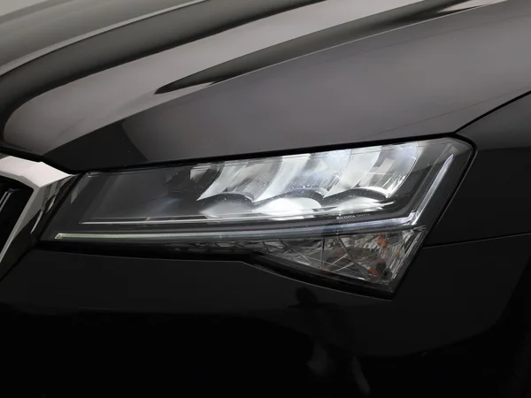 Škoda Superb (2024) — foto 9 van 40