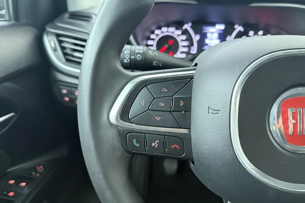 Fiat Tipo Hatchback (2020) — foto 6 van 19