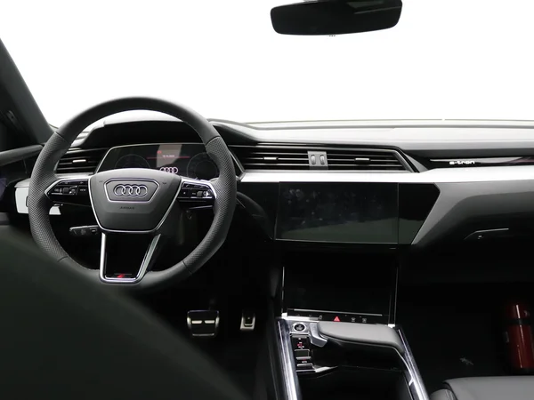 AUDI Q8 e-tron (2024) — foto 7 van 32