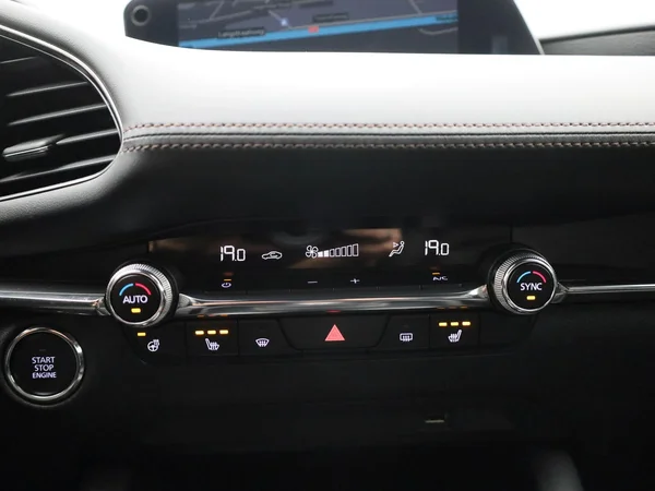 Mazda 3 (2021) — foto 13 van 43