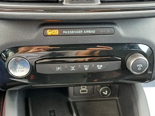 Ford Kuga (2025) — foto 2 van 23