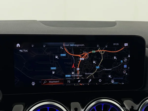 MERCEDES GLA 250 (2022) — foto 10 van 35