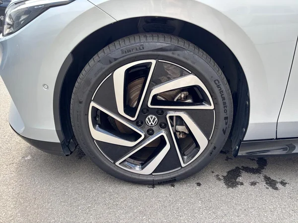 VOLKSWAGEN ID.7 Tourer (2025) — foto 16 van 25