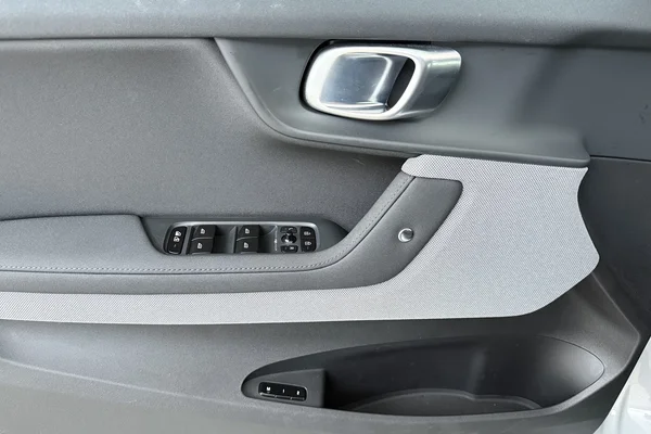 POLESTAR Polestar 2 (2025) — foto 6 van 16