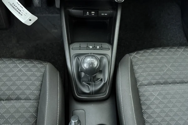 Kia Rio (2019) — foto 4 van 21