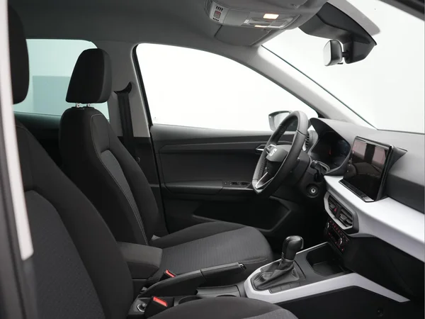 SEAT Arona (2023) — foto 2 van 38