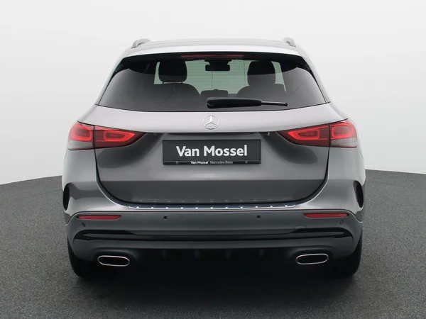 Mercedes-Benz GLA (2021) — foto 23 van 27