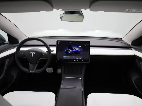 Tesla Model 3 (2022) — foto 35 van 46